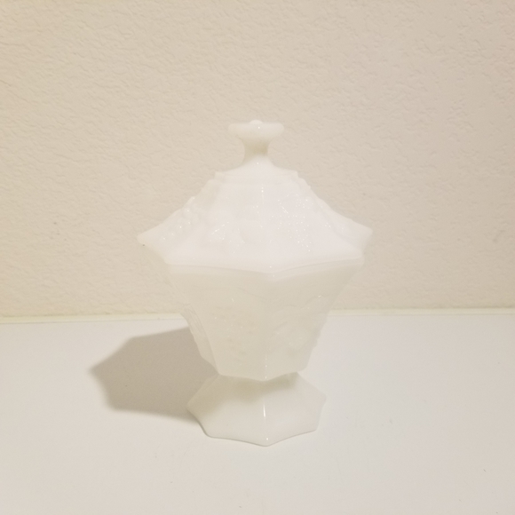 Vintage Milk Glass Candy Bowl with Lid, Pedestal Candy Dish Grapevines Decor - Picture 8 of 10